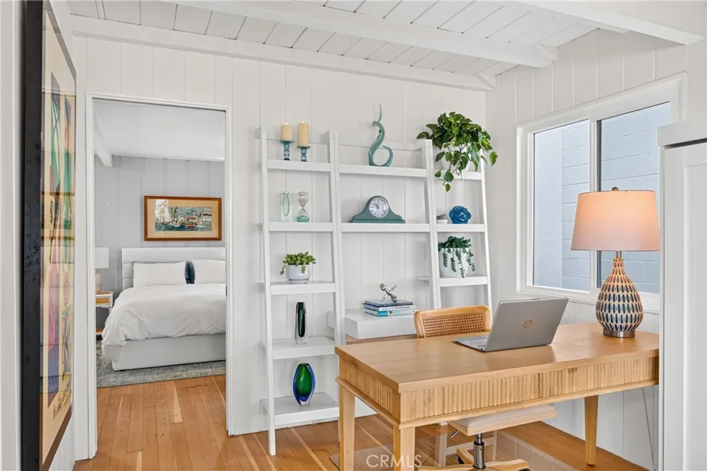 2955 Terry Laguna Beach, CA 92651