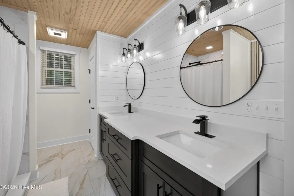 21 Oyster Point Lane Hampstead, NC 28443