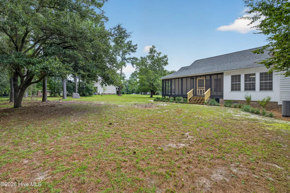 21 Oyster Point Lane Hampstead, NC 28443