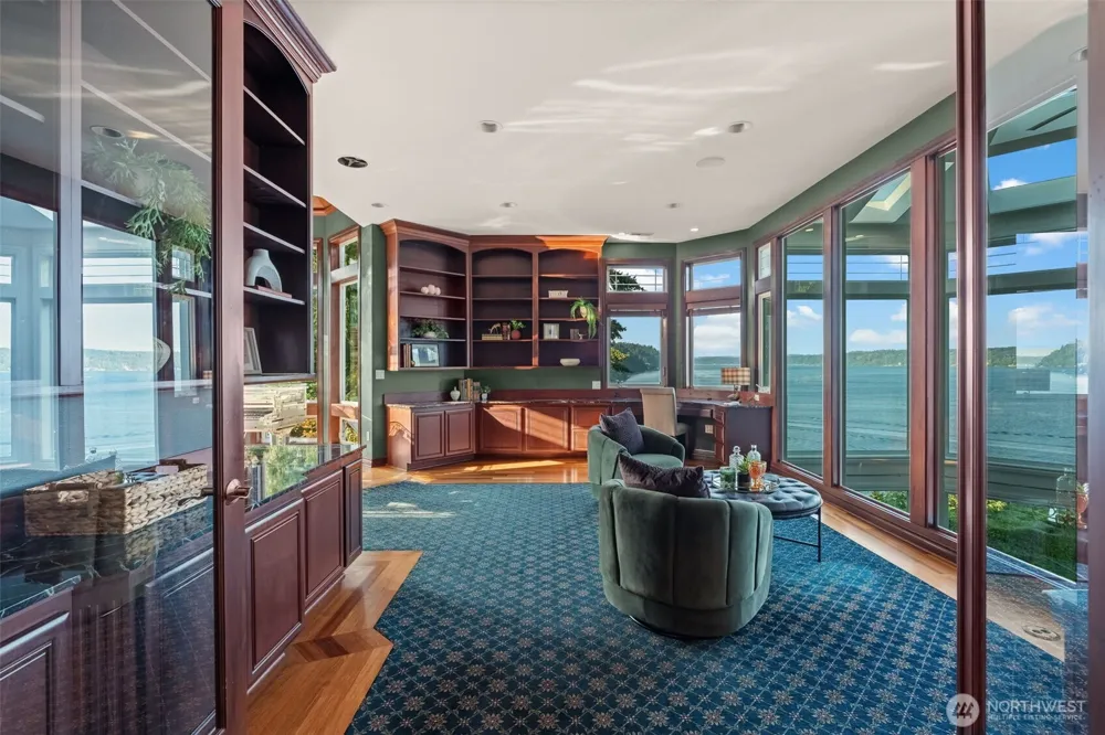 6803 Cascade Avenue Gig Harbor, WA 98335