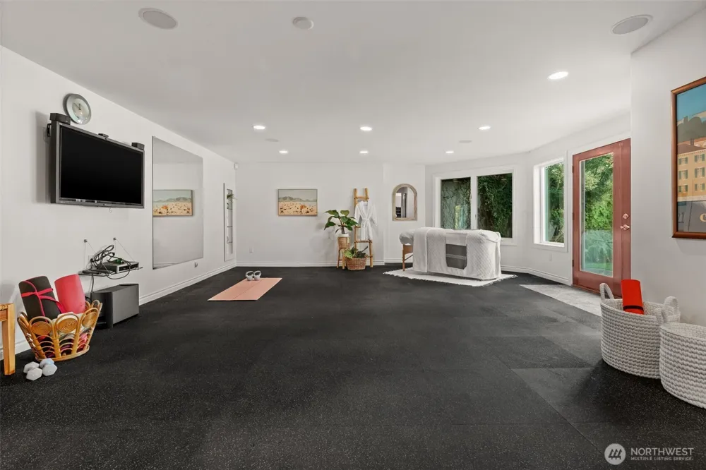 6803 Cascade Avenue Gig Harbor, WA 98335
