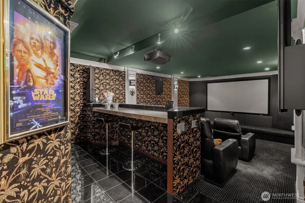 6803 Cascade Avenue Gig Harbor, WA 98335