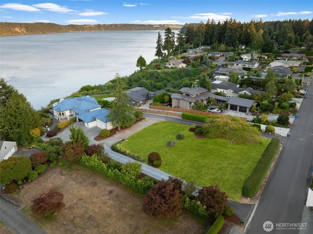 6803 Cascade Avenue Gig Harbor, WA 98335