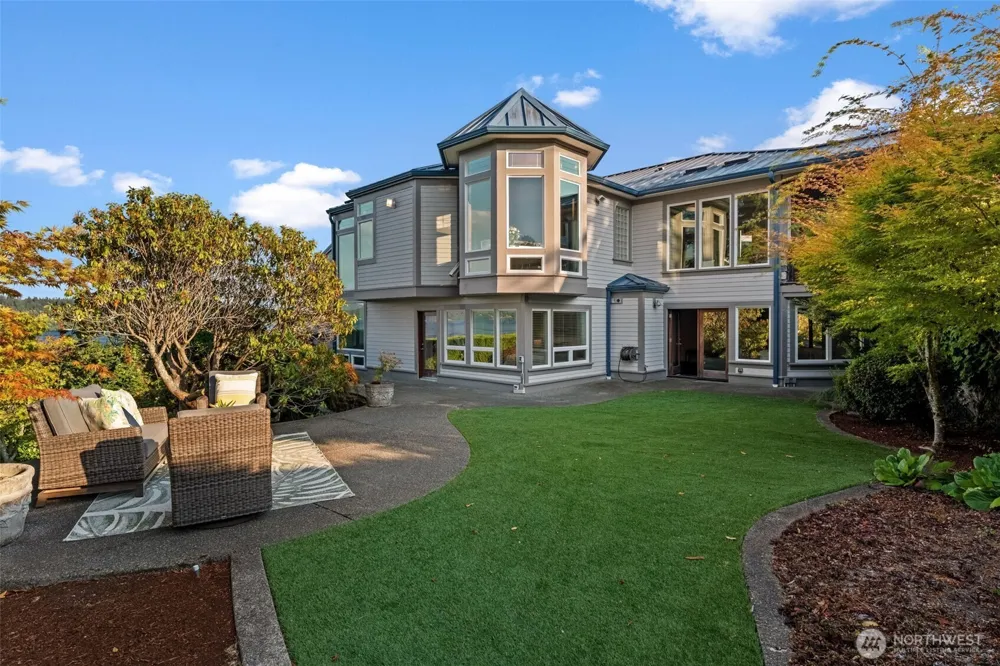 6803 Cascade Avenue Gig Harbor, WA 98335