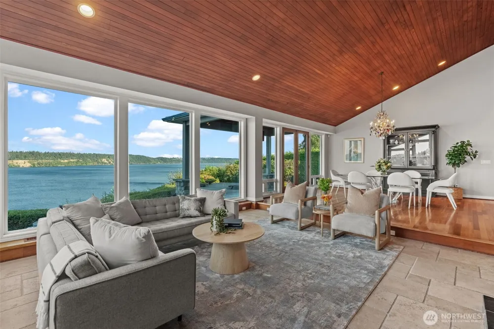 6803 Cascade Avenue Gig Harbor, WA 98335