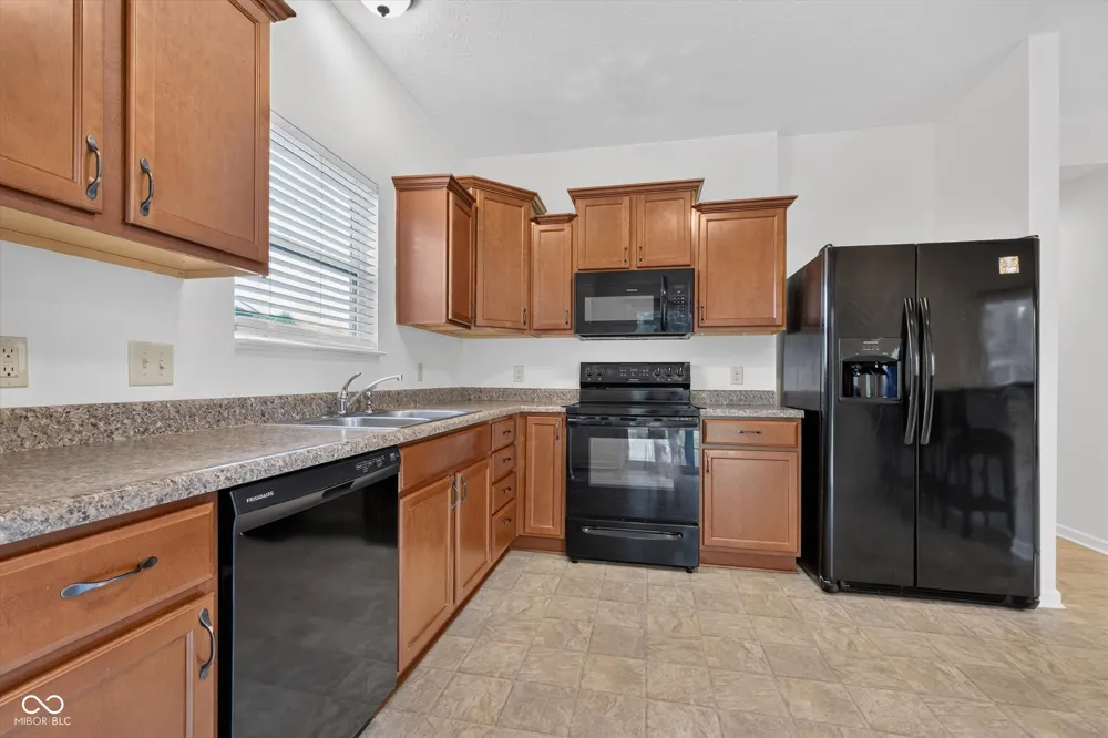 793 Crystal Drive Fortville, IN 46040