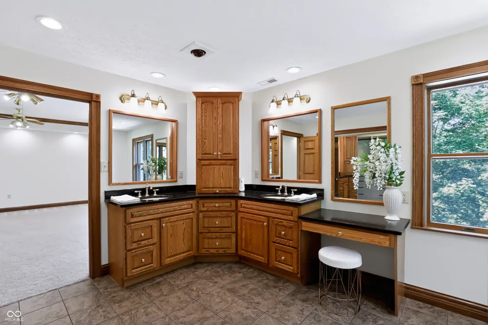 11353 Geist Bay Court Fishers, IN 46040