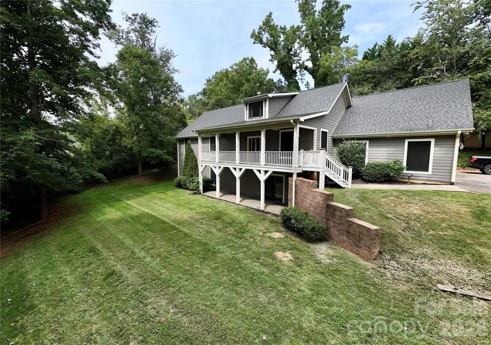 11 Jupiter Hills Drive Weaverville, NC 28787