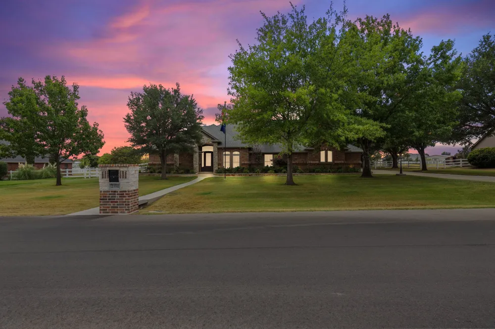 2100 Meadow Springs Drive Haslet, TX 76052