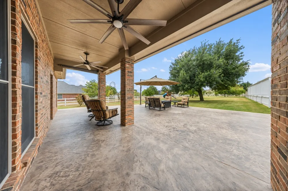 2100 Meadow Springs Drive Haslet, TX 76052