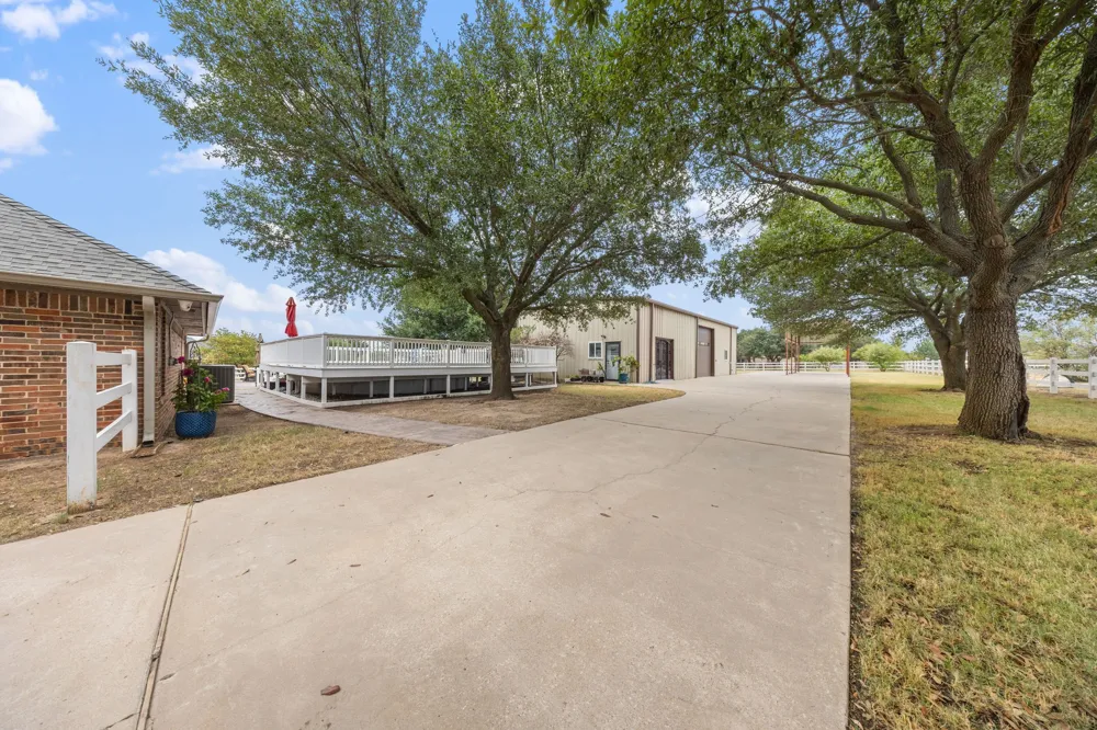 2100 Meadow Springs Drive Haslet, TX 76052