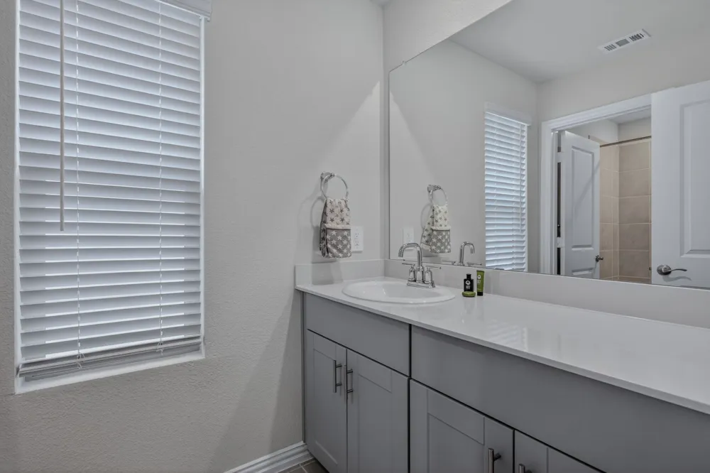 2617 Kings Canyon Mews Corinth, TX 76210