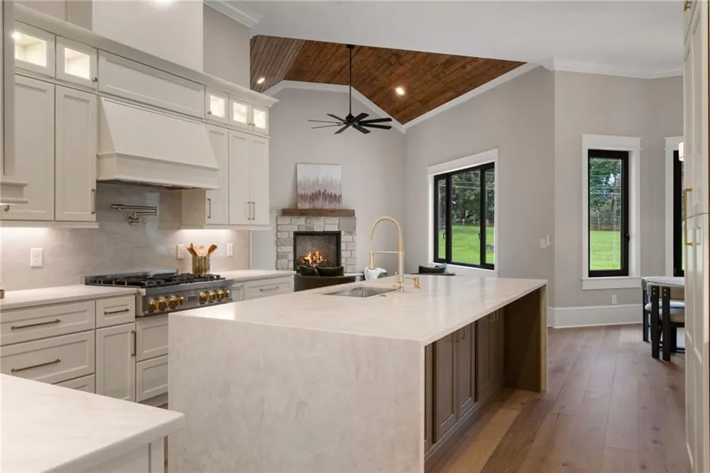 1020 West Court Canton, GA 30115