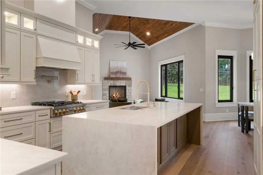 1020 West Court Canton, GA 30115