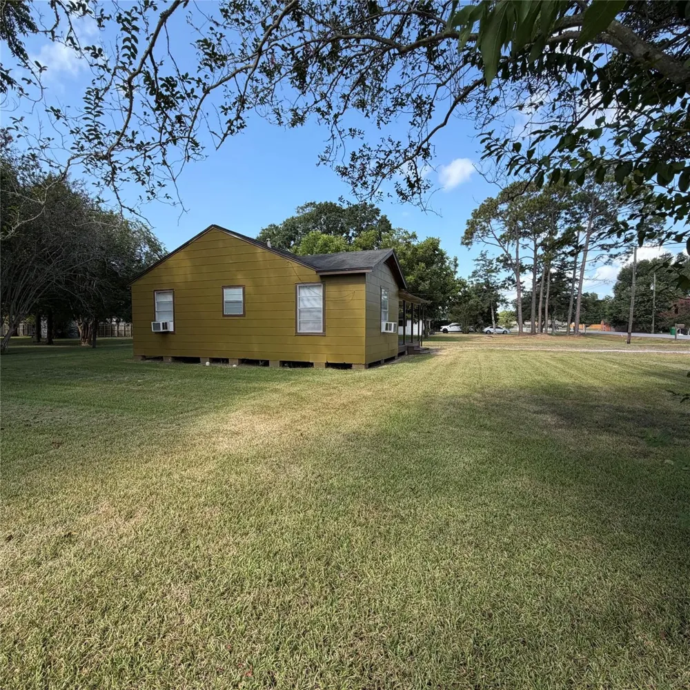 1216 Gifford Lane Angleton, TX 77515