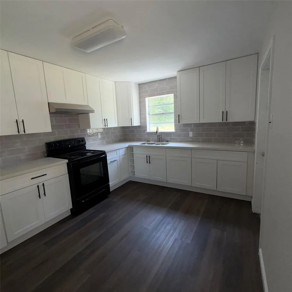 1216 Gifford Lane Angleton, TX 77515
