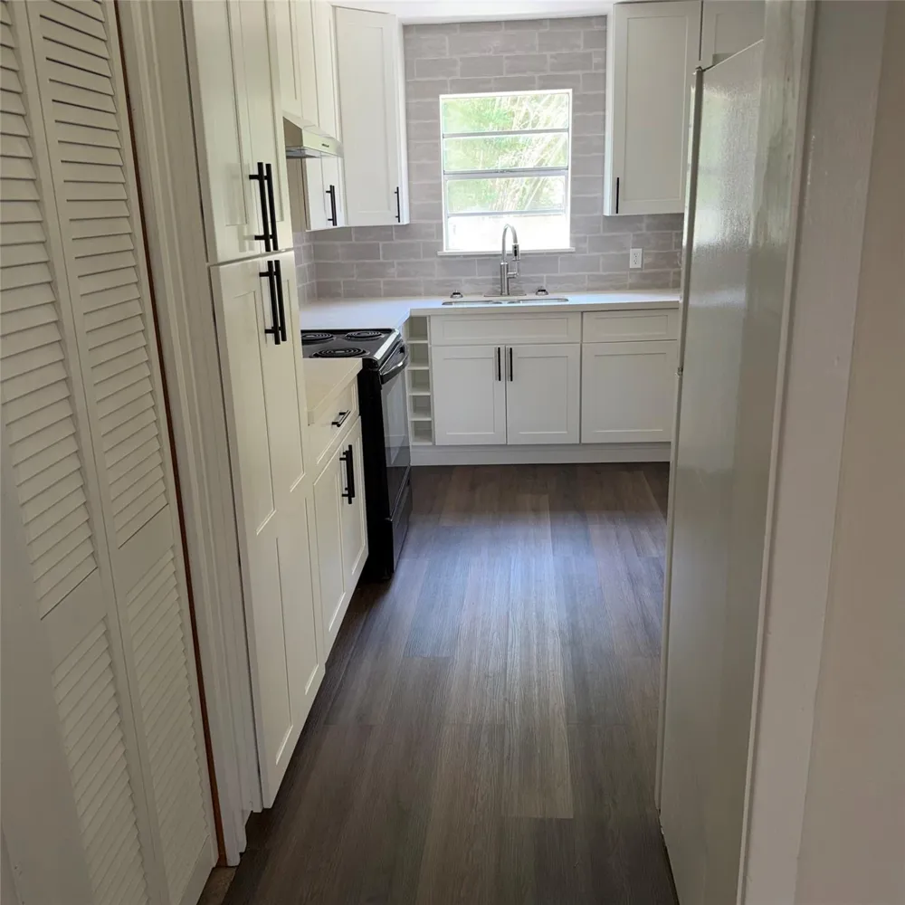 1216 Gifford Lane Angleton, TX 77515
