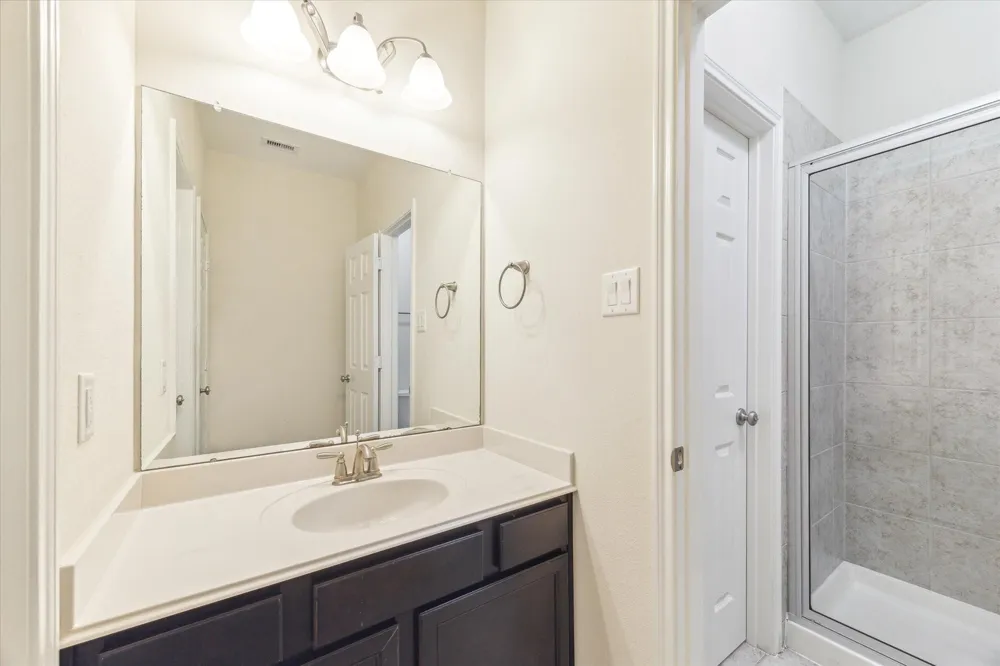 6015 Turner Shadow Lane Sugar Land, TX 77479