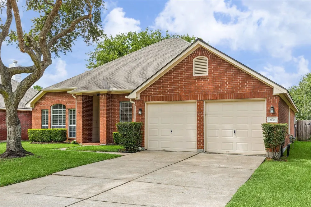 4135 Nolan Place Pearland, TX 77584