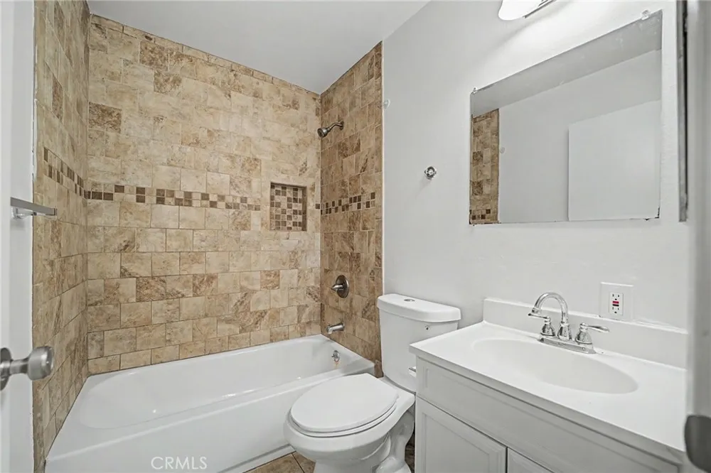 441 Rockvale Azusa, CA 91702