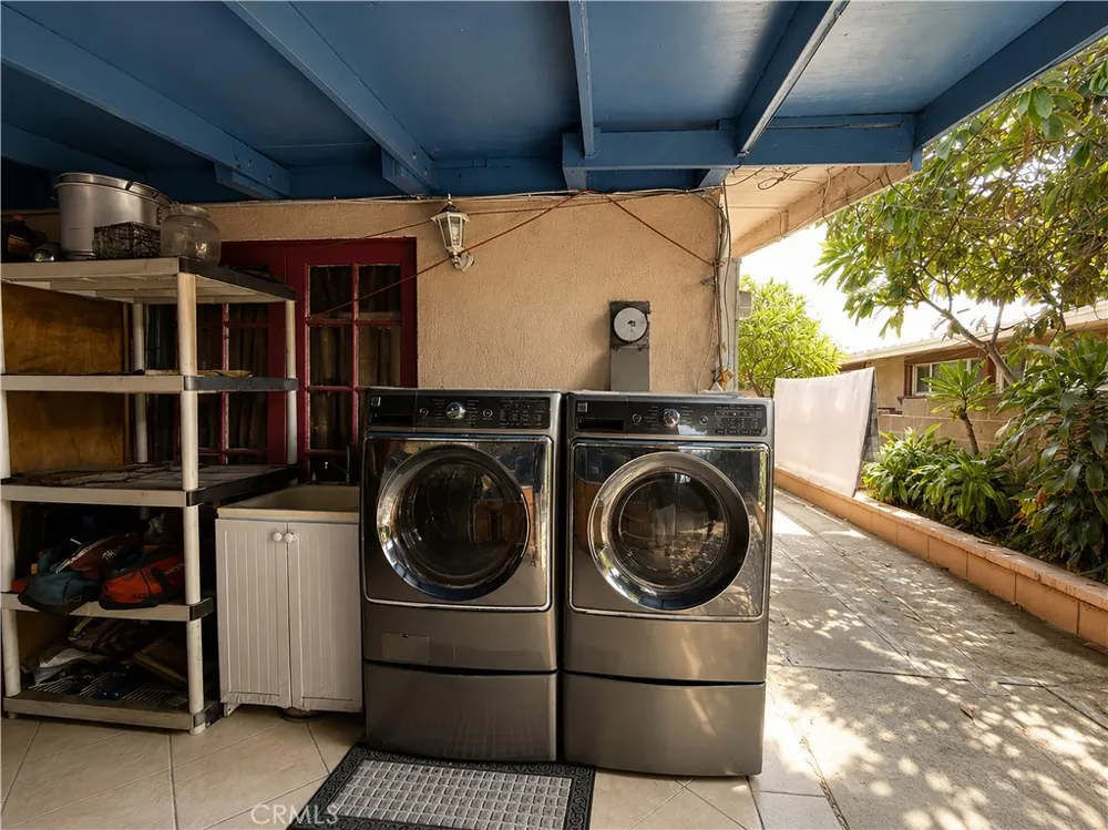 8409 Flallon Whittier, CA 90606