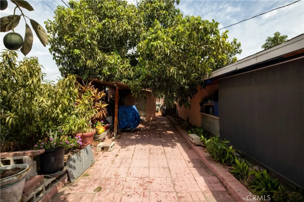 8409 Flallon Whittier, CA 90606
