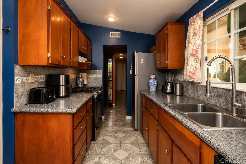 8409 Flallon Whittier, CA 90606