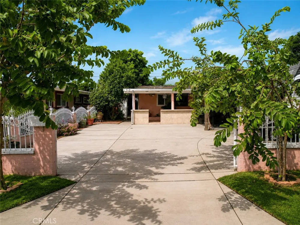 8409 Flallon Whittier, CA 90606