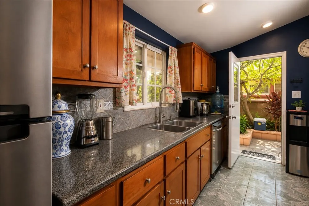 8409 Flallon Whittier, CA 90606