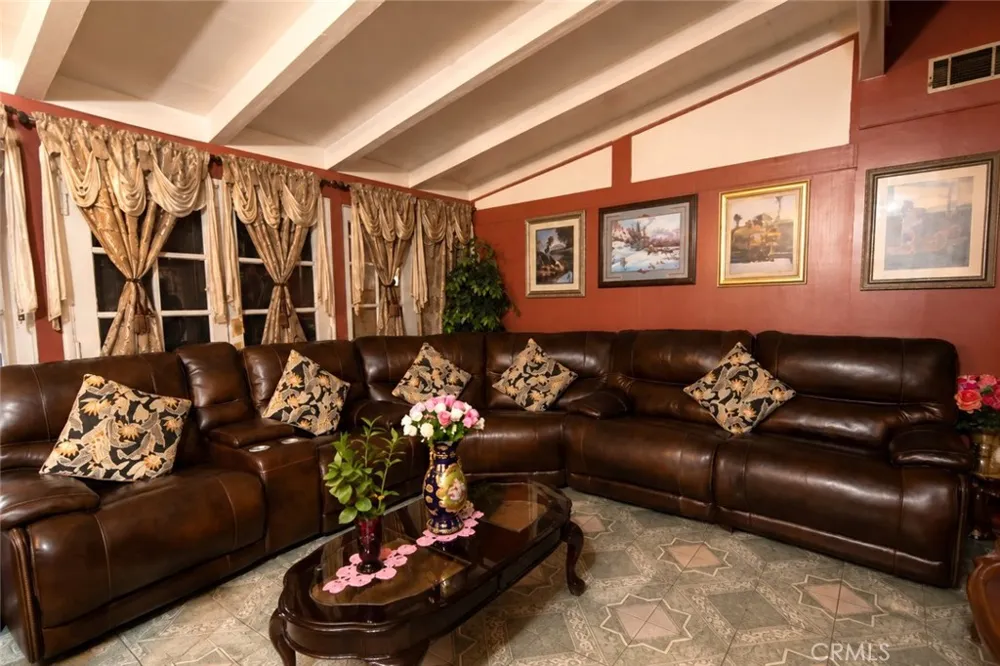 8409 Flallon Whittier, CA 90606