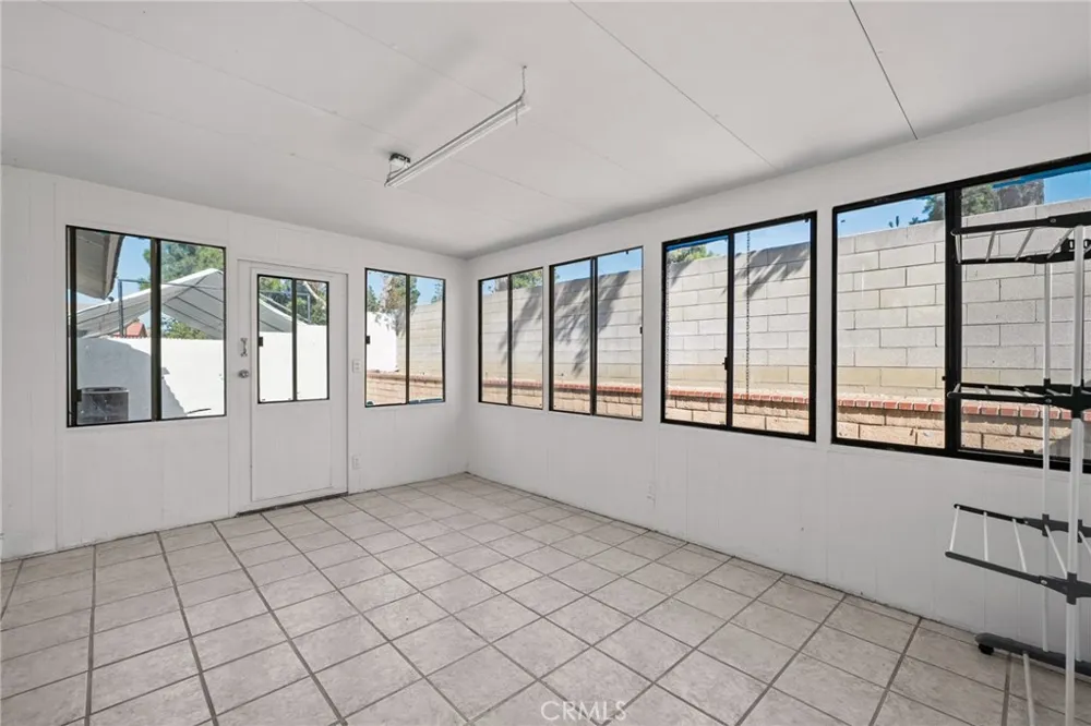 14422 Hillcrest Fontana, CA 92337