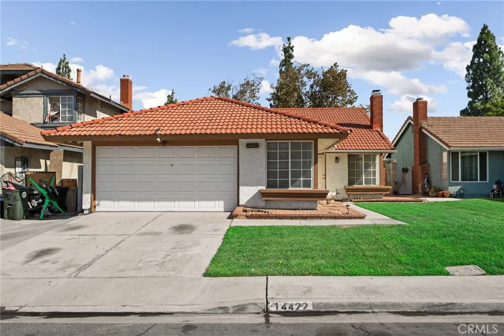 14422 Hillcrest Fontana, CA 92337