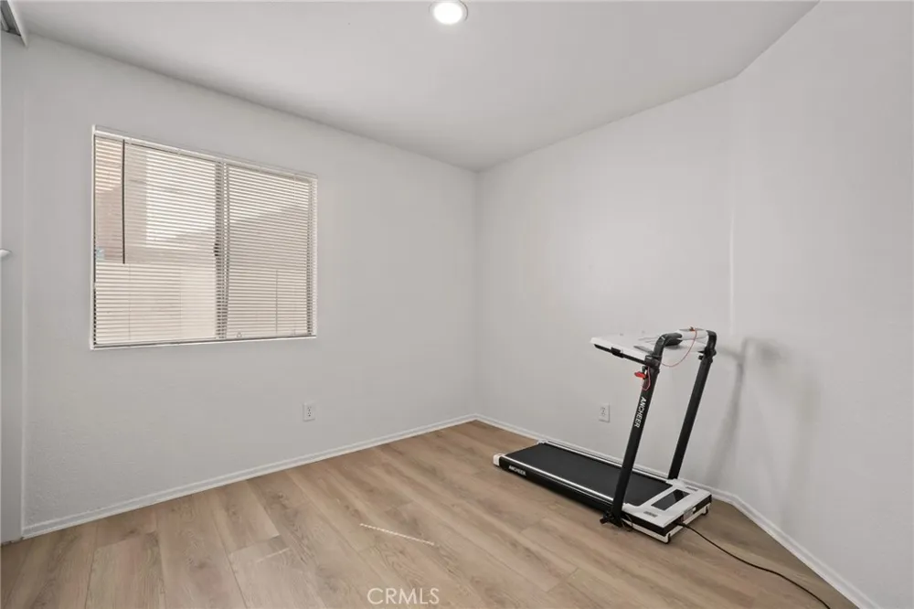 14422 Hillcrest Fontana, CA 92337