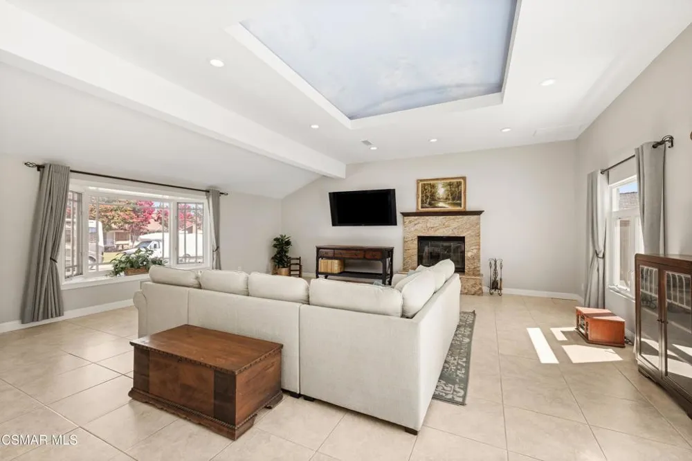 2827 Tiffaney Lane Simi Valley, CA 93063