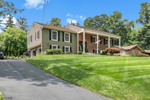 5 Van Allen Pl