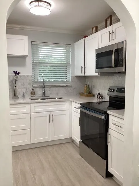 8300 SUNRISE LAKES BOULEVARD #206 Sunrise, FL 33322