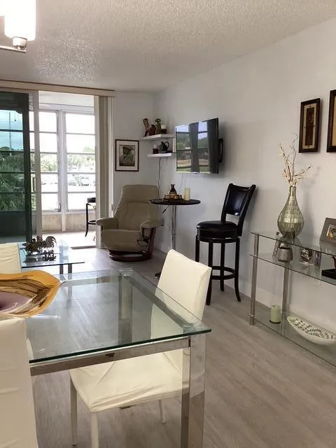 8300 SUNRISE LAKES BOULEVARD #206 Sunrise, FL 33322