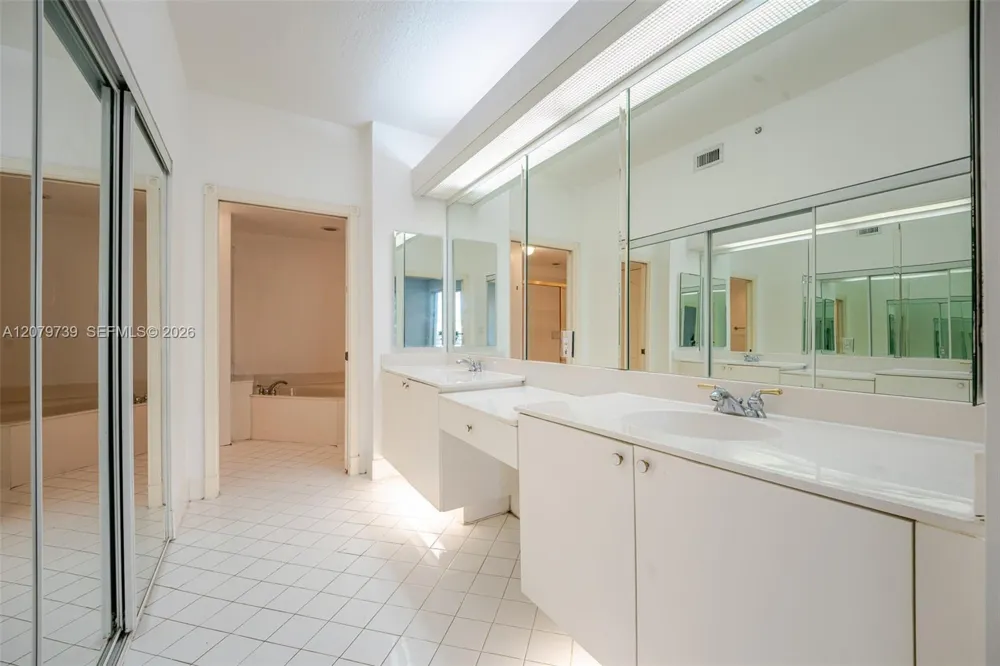 10750 NW 66th St #102 Doral, FL 33178