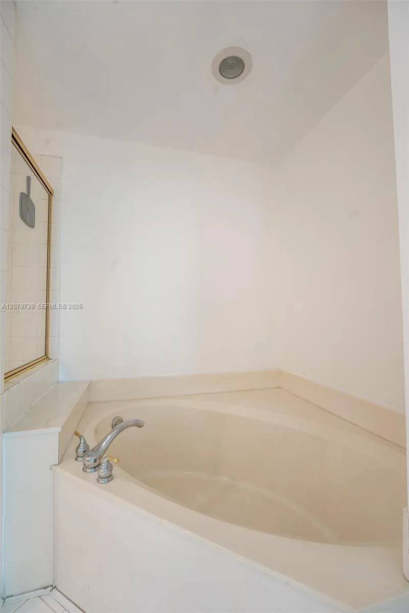 10750 NW 66th St #102 Doral, FL 33178