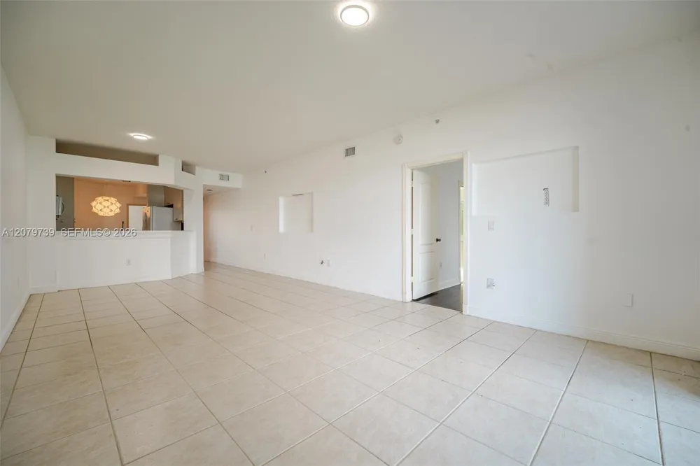 10750 NW 66th St #102 Doral, FL 33178