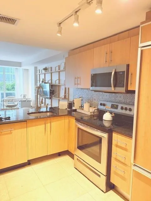 10275 Collins Ave #303 Bal Harbour, FL 33154