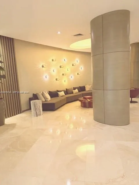 10275 Collins Ave #303 Bal Harbour, FL 33154