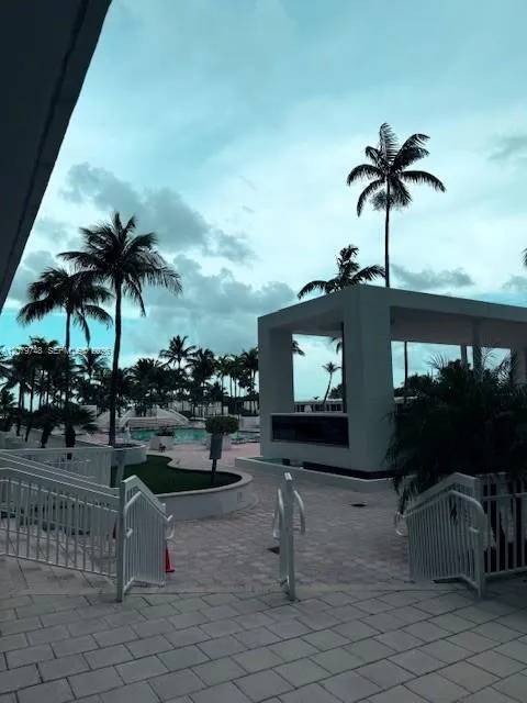 10275 Collins Ave #303 Bal Harbour, FL 33154