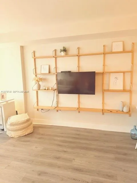 10275 Collins Ave #303 Bal Harbour, FL 33154