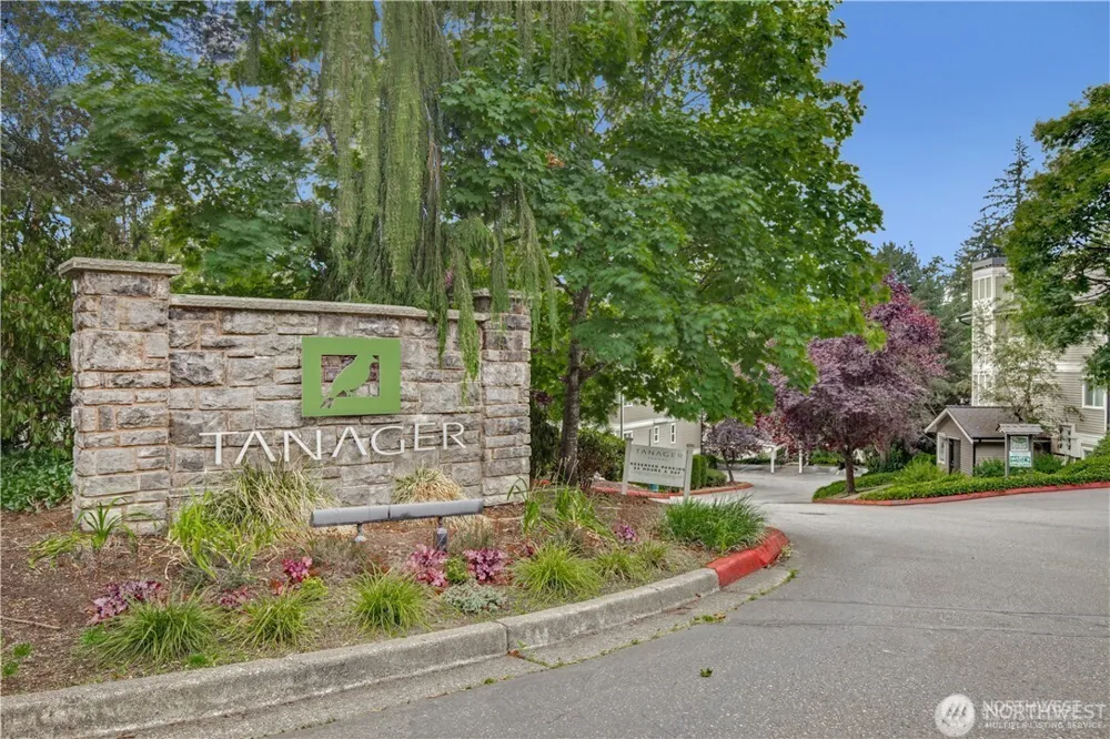 11313 NE 128th Street #101 Kirkland, WA 98034