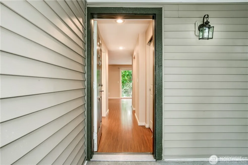 11313 NE 128th Street #101 Kirkland, WA 98034
