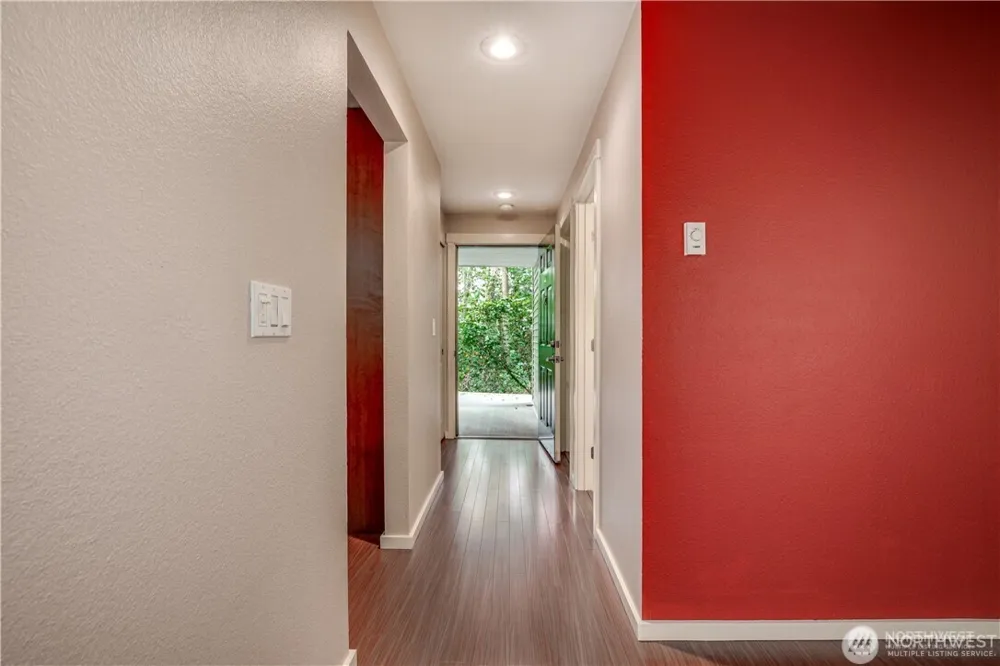 11313 NE 128th Street #101 Kirkland, WA 98034