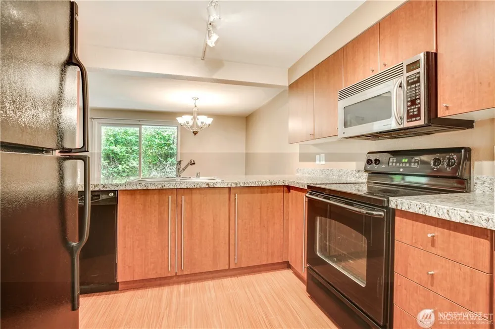 11313 NE 128th Street #101 Kirkland, WA 98034