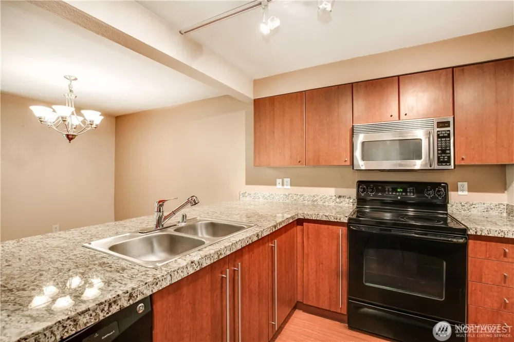 11313 NE 128th Street #101 Kirkland, WA 98034