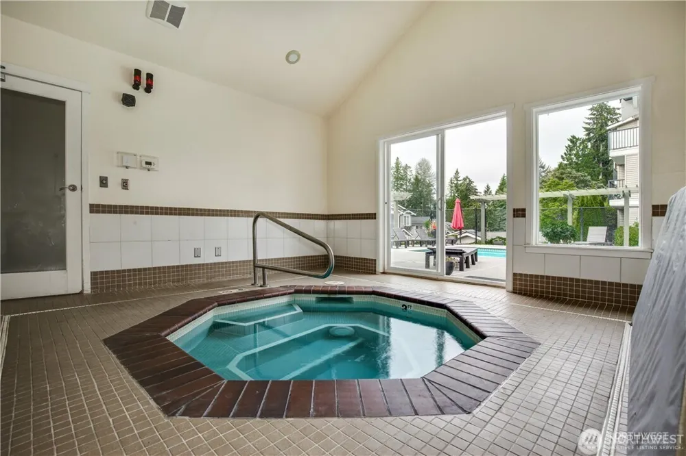 11313 NE 128th Street #101 Kirkland, WA 98034